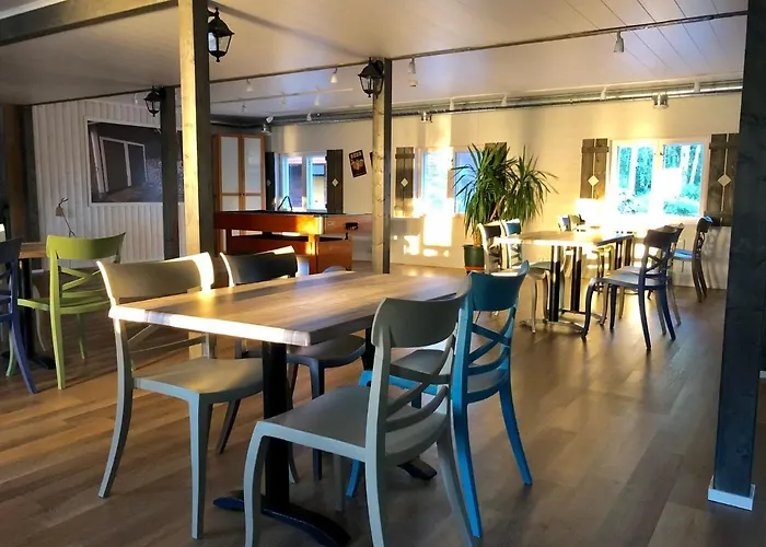 Vahajarven Lomakoti Ja Kurssikeskus Hotel Hämeenlinna